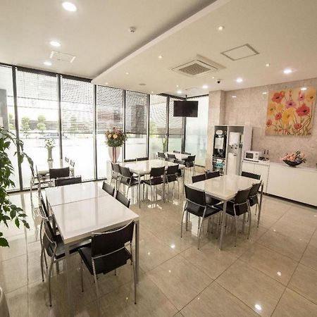 Reve Business Hotel Jeju Buitenkant foto